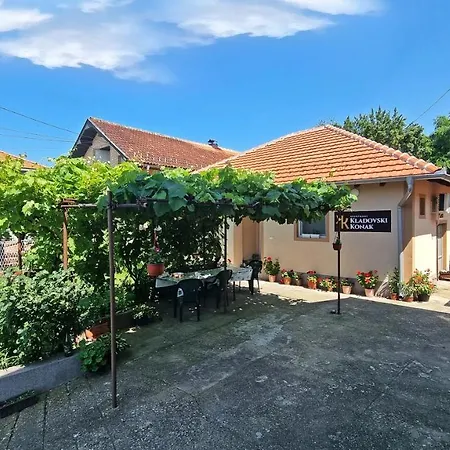 - Kladovski Apartment *