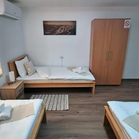 - Kladovski *